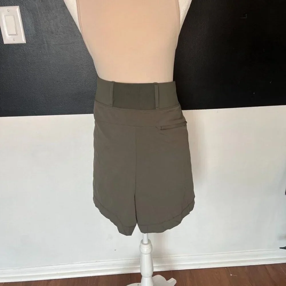 Athleta Trekkie North Short Olive Green Size 26 NWT XXL-XXXL SHIPS FAST